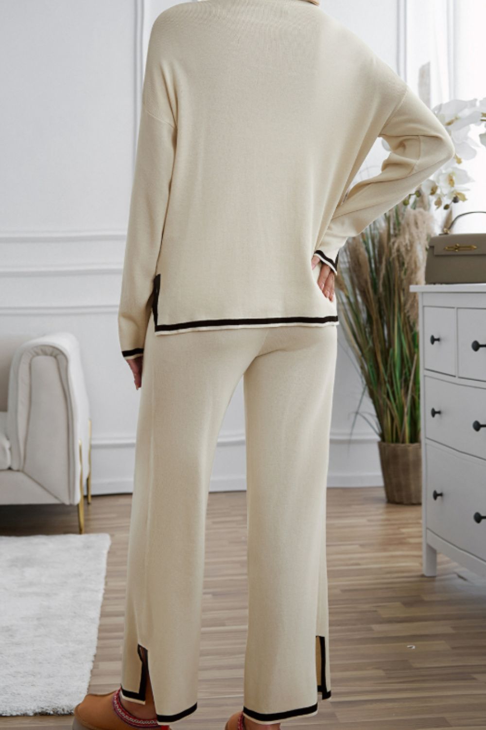 Women’s 2 Pc Sweatpants and Shirt Set