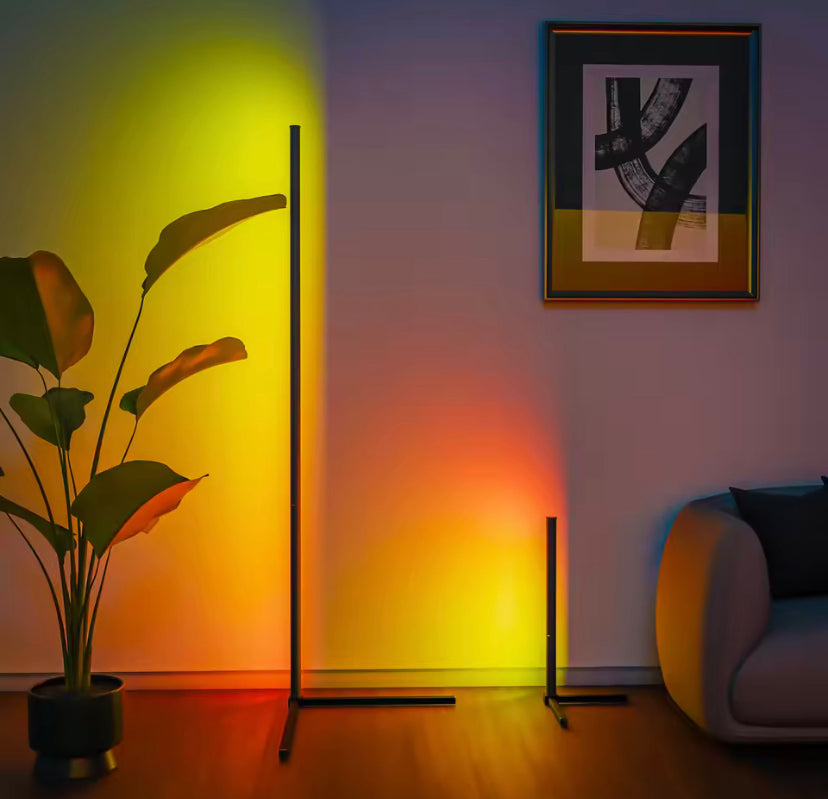 Minimalistic Standing Room Light