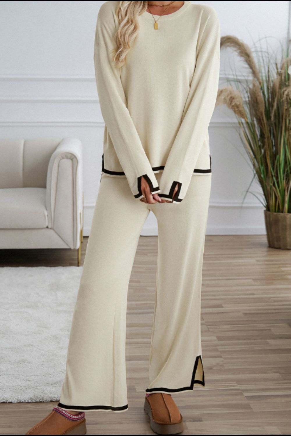 Women’s 2 Pc Sweatpants and Shirt Set